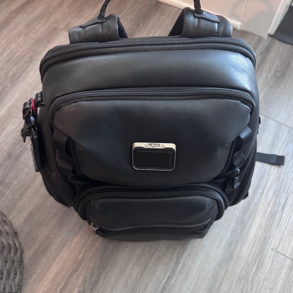 Authentic TUMI Alpha Search Leather Backpack - image 5